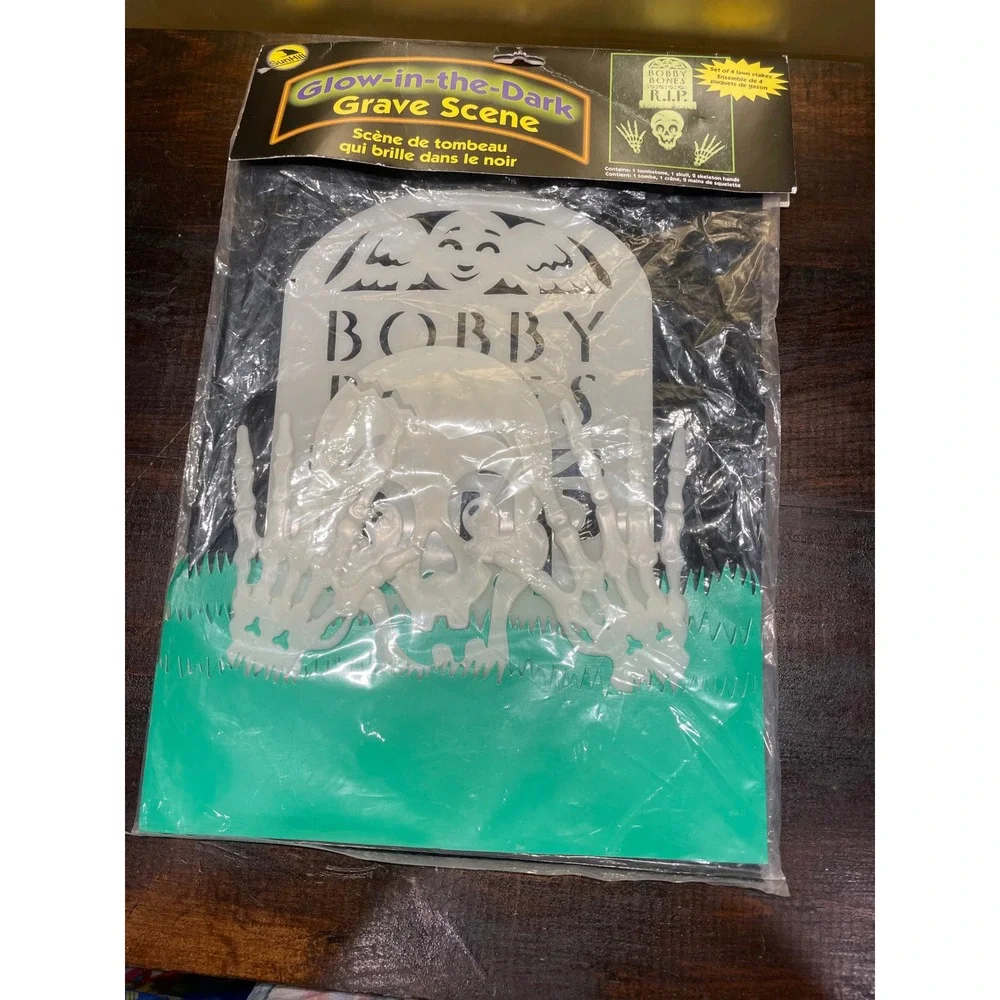 Glow in the Dark Halloween Grave Scene Bobby Bones‎ RIP Decoration 1997